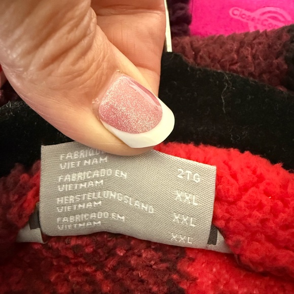 Columbia Red and Black Plaid Fleece Vest - Picture 5 of 5